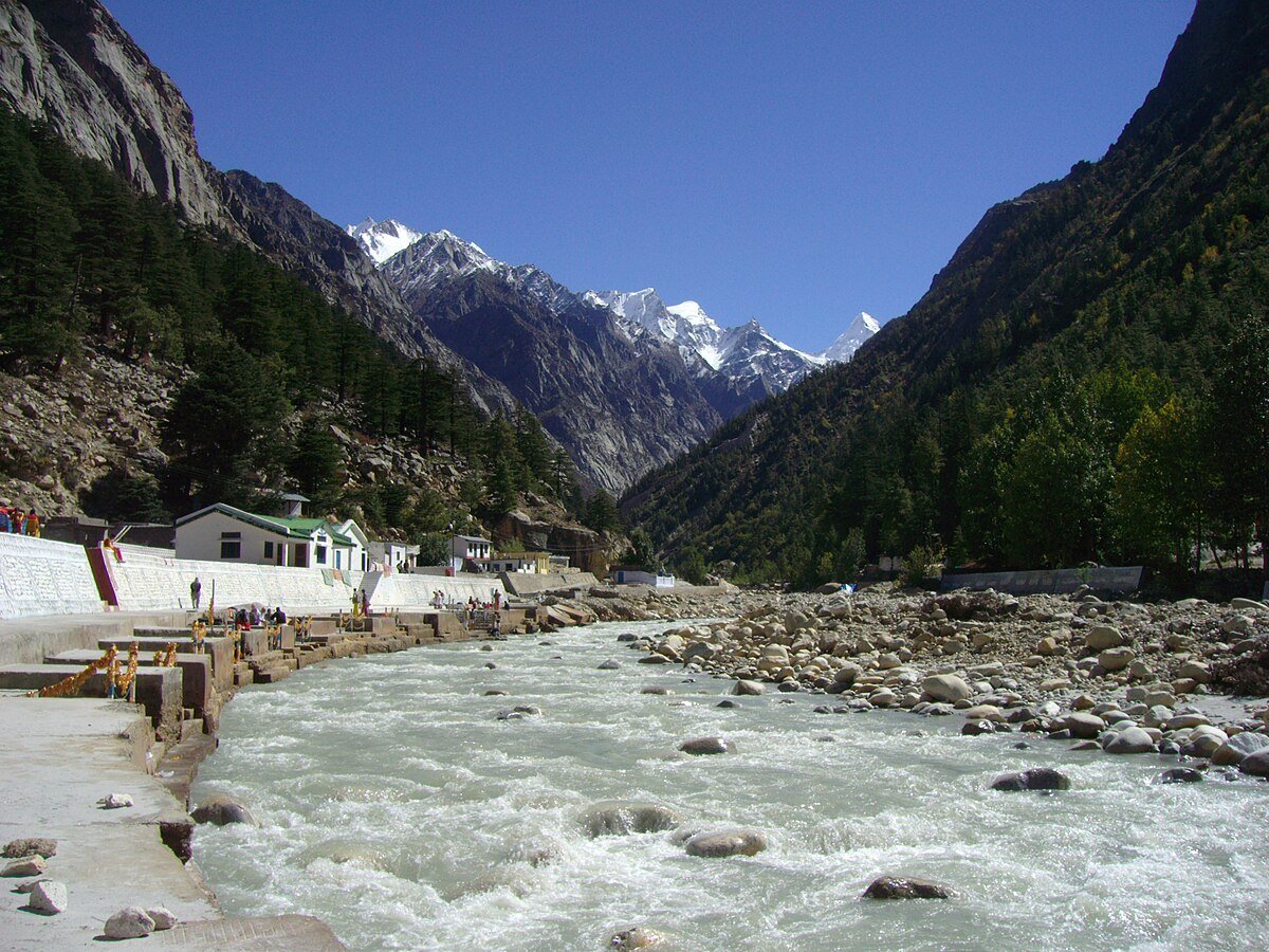https://upload.wikimedia.org/wikipedia/commons/thumb/5/58/Bhagirathi_River_at_Gangotri.JPG/1200px-Bhagirathi_River_at_Gangotri.JPG?utm_source=chatgpt.com